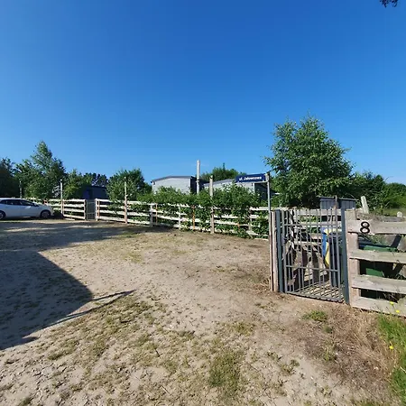 Debina Jalowcowa 8 营地 Debina (Ustka)